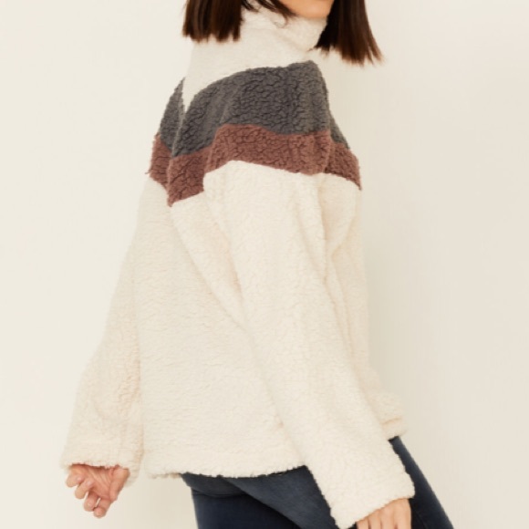 Hem & Thread Ivy Chevron Sherpa Half-Zip Pullover - Picture 6 of 10